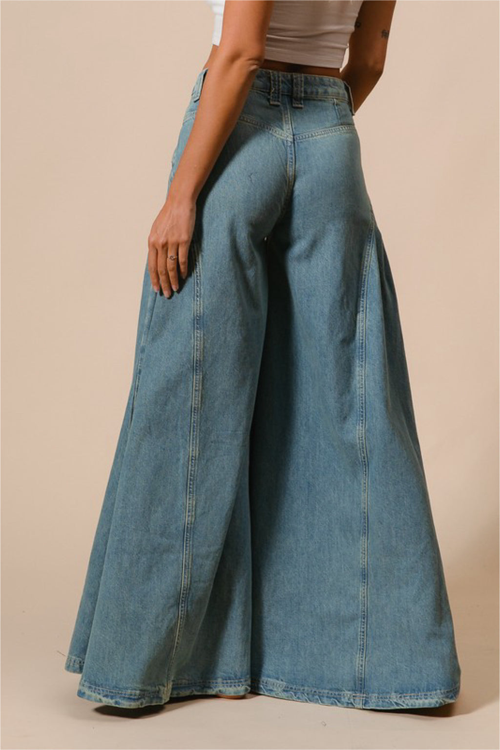 WIDE LEG PLEATED DENIM