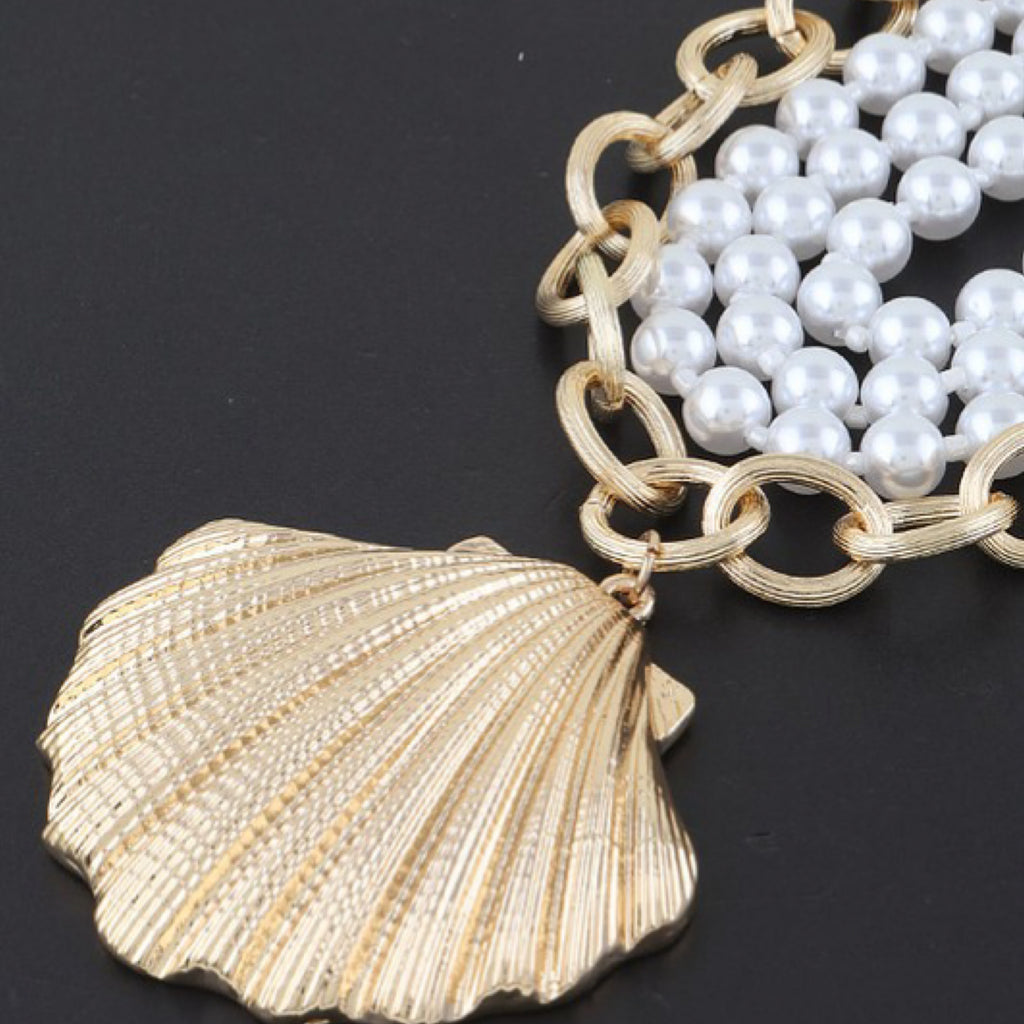 PEARL SEASHELL NECKLACE