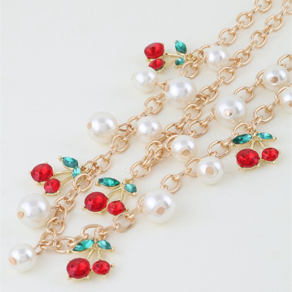 PEARLS & CHERRIES NECKLACE