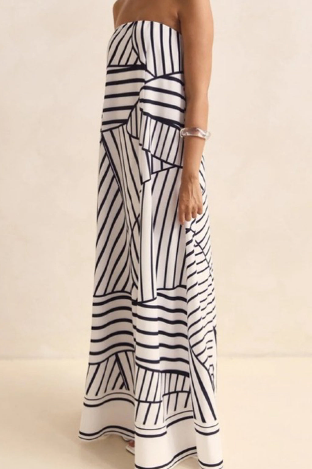 LINE UP STRAPLESS MAXI DRESS