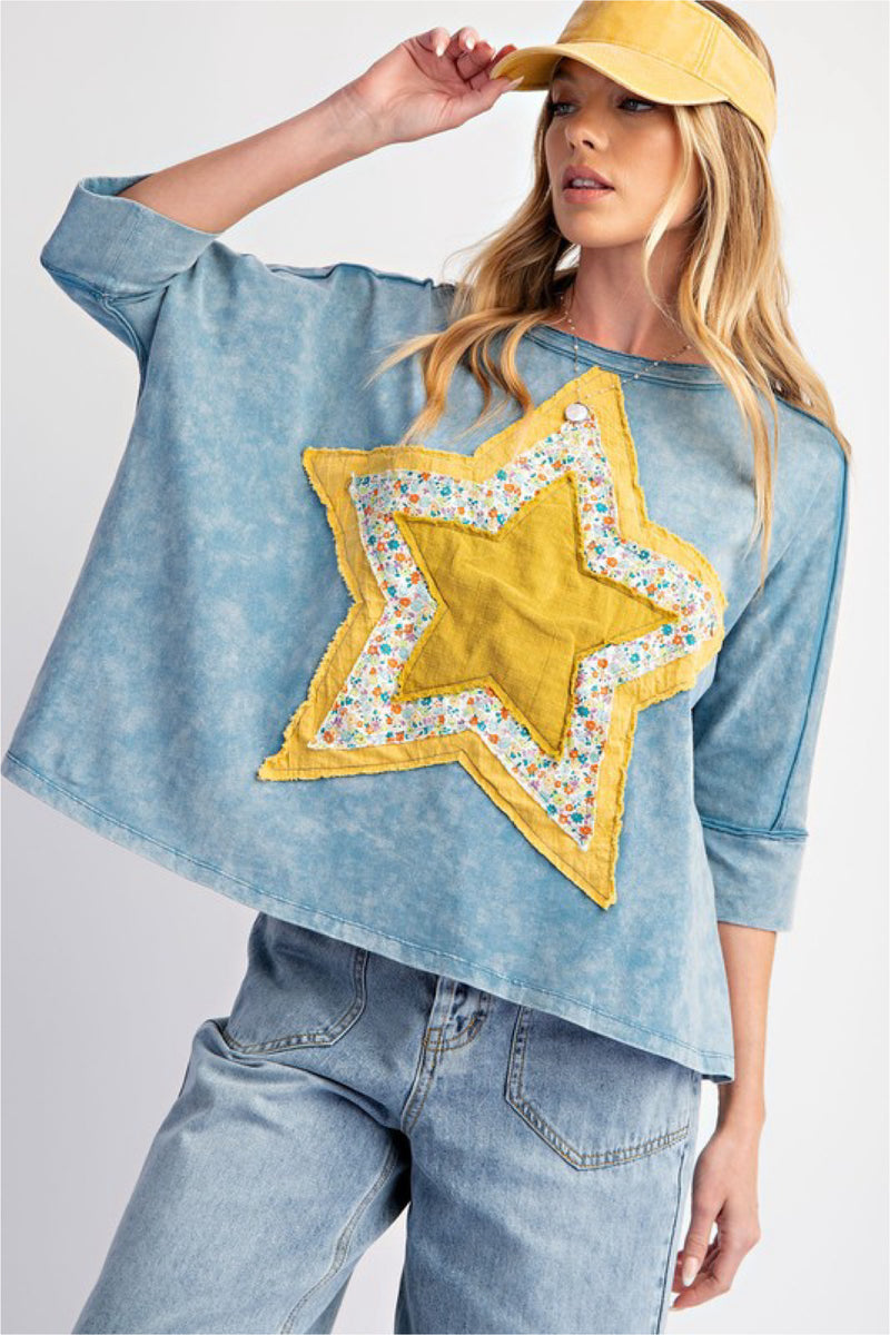 LOOSE FIT STAR PATCH TOP