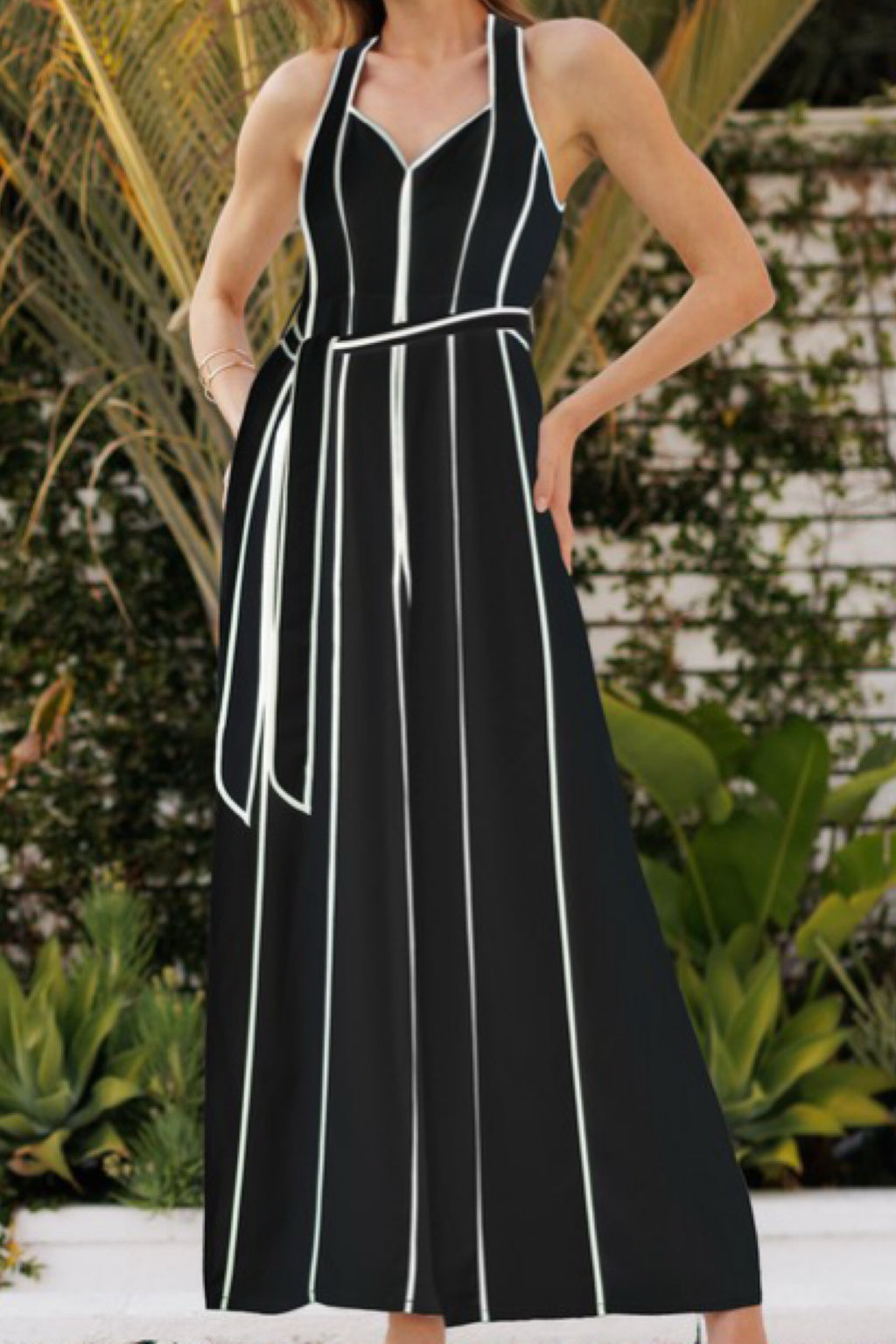 QUEEN CONTRAST HALTER JUMPSUIT