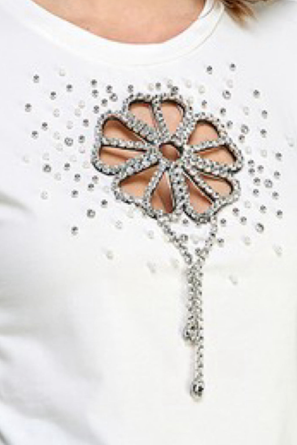 RHINESTONE FLOWER DETAIL TEE