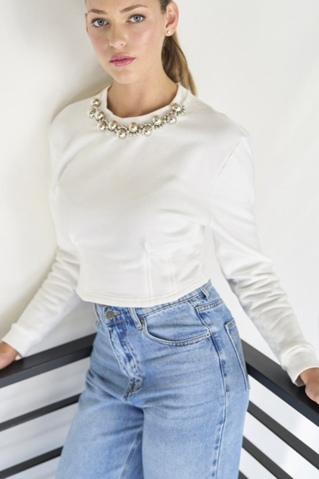 METALLIC NECK DETAIL SWEATER