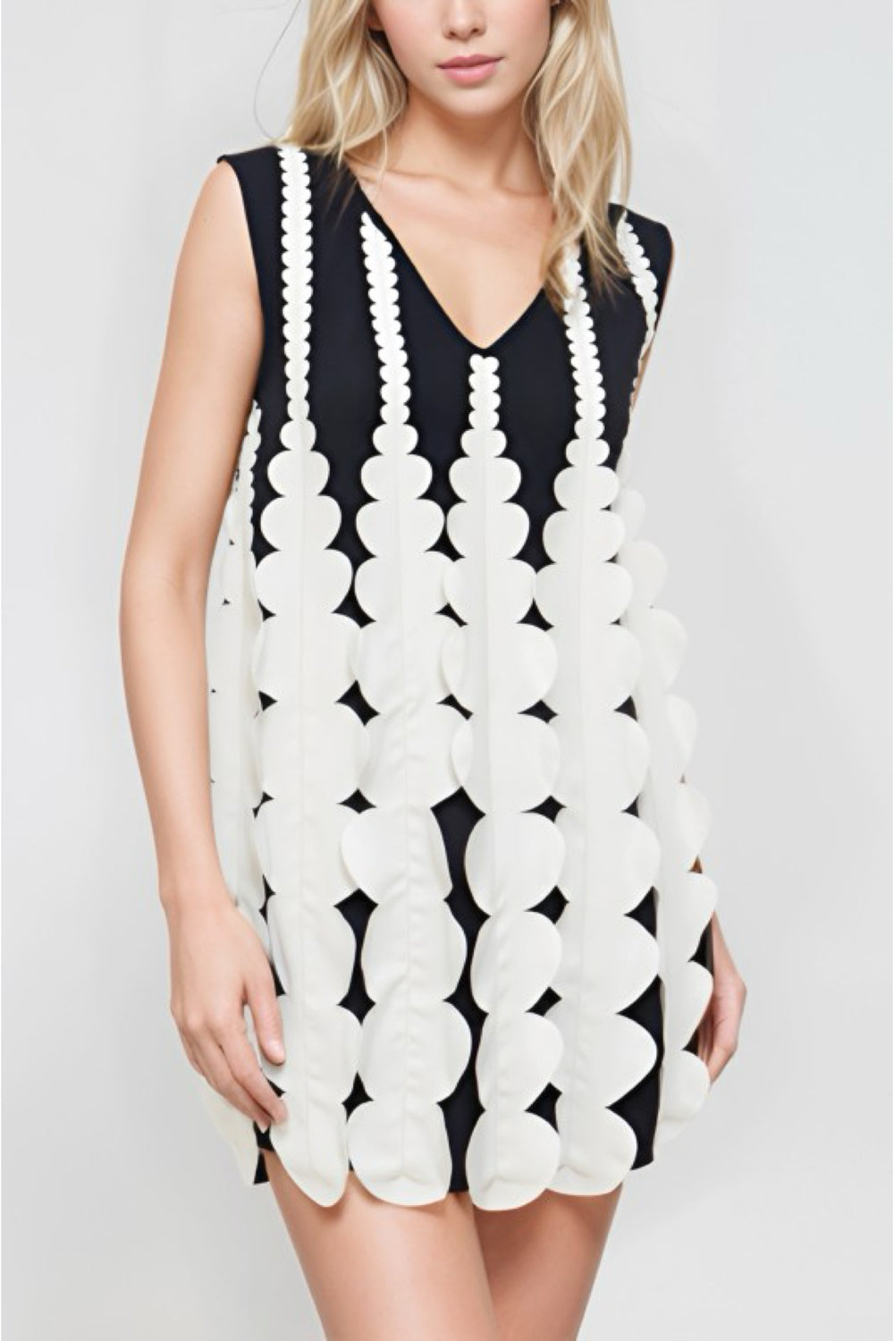 BLACK / WHITE