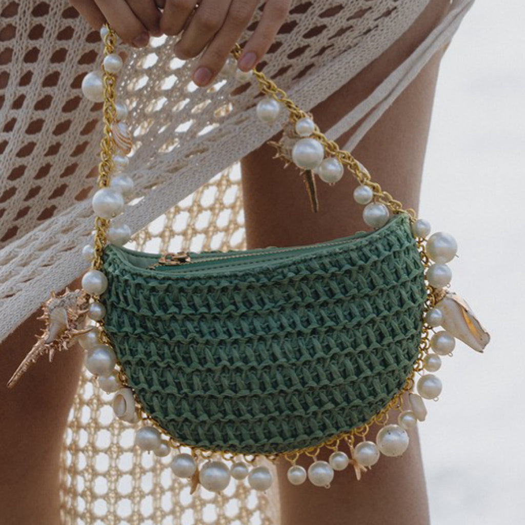 ISLA SHELLS STRAW BAG