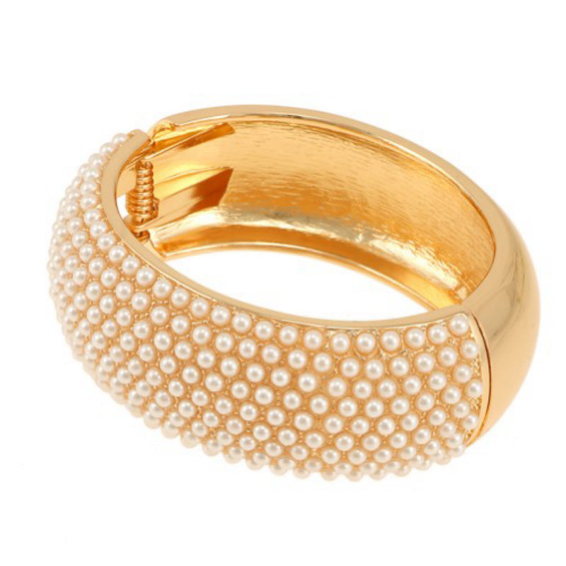 CLICK ON PEARLS BRACELET