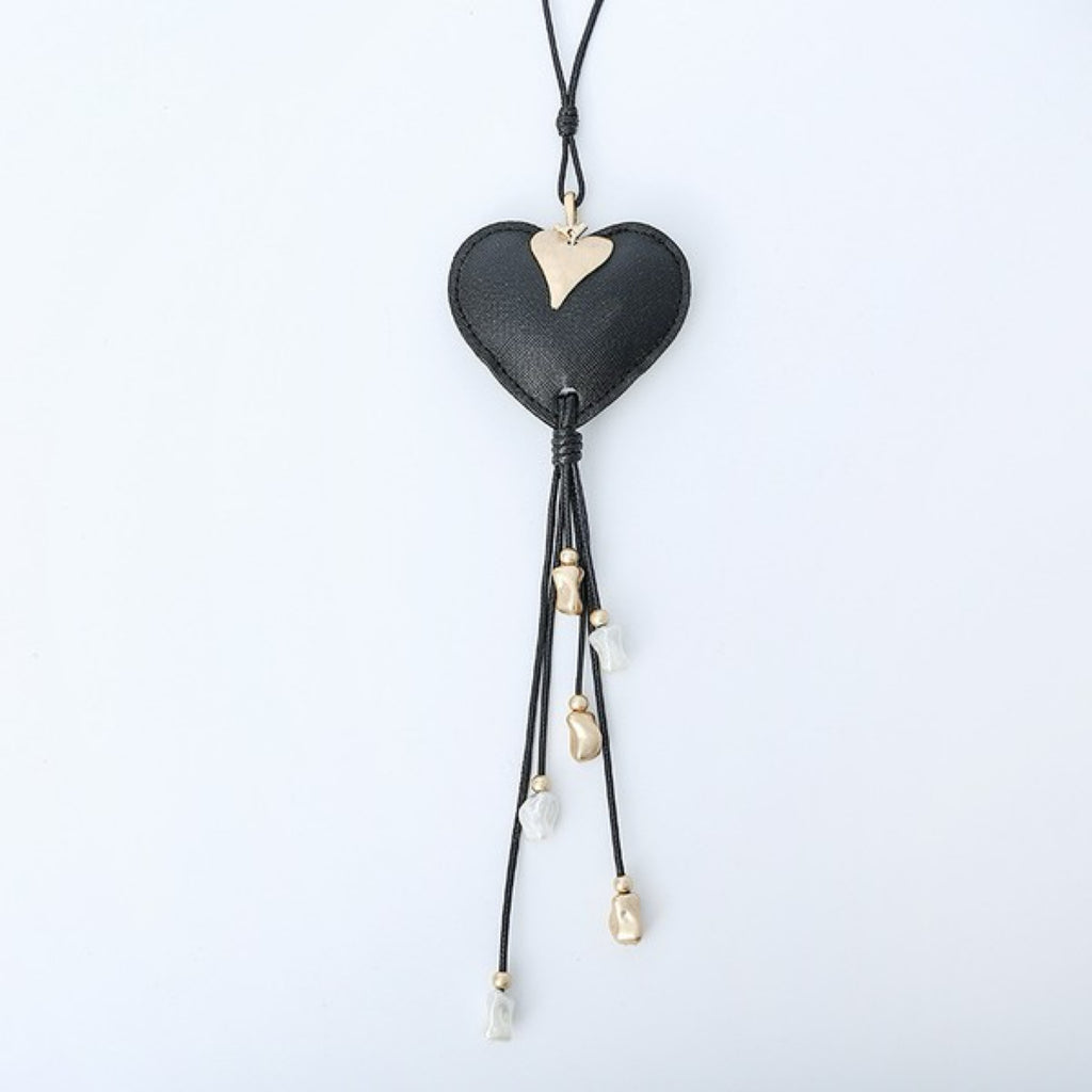 BLACK HEART NECKLACE