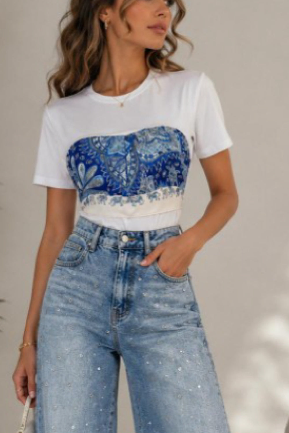 WHITE / BLUE