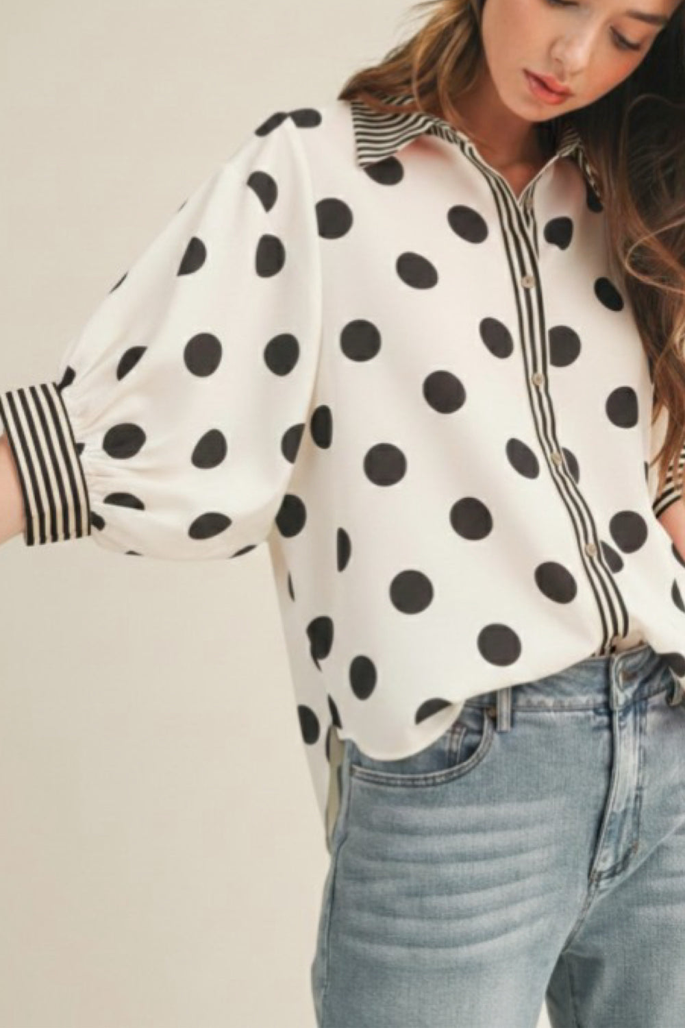 BLACK / WHITE