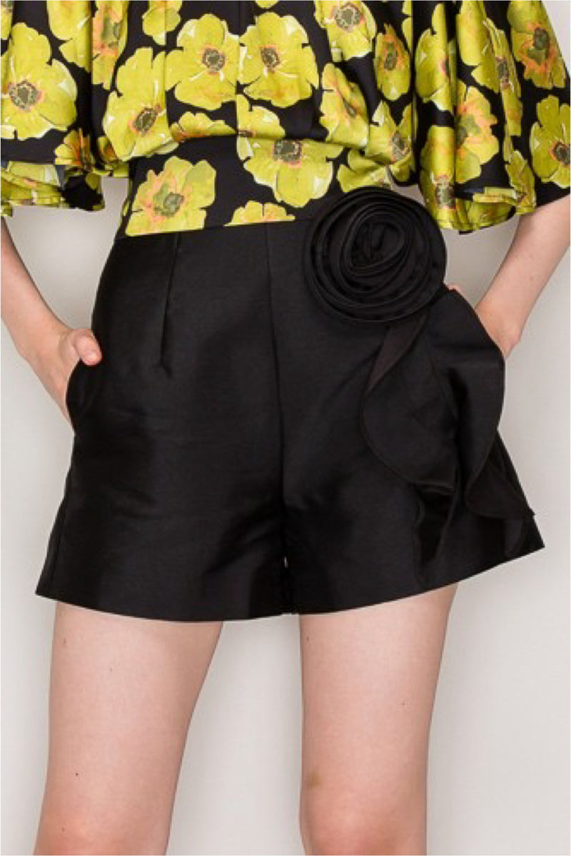 BEAUTIFUL 3D FLOWER SHORTS