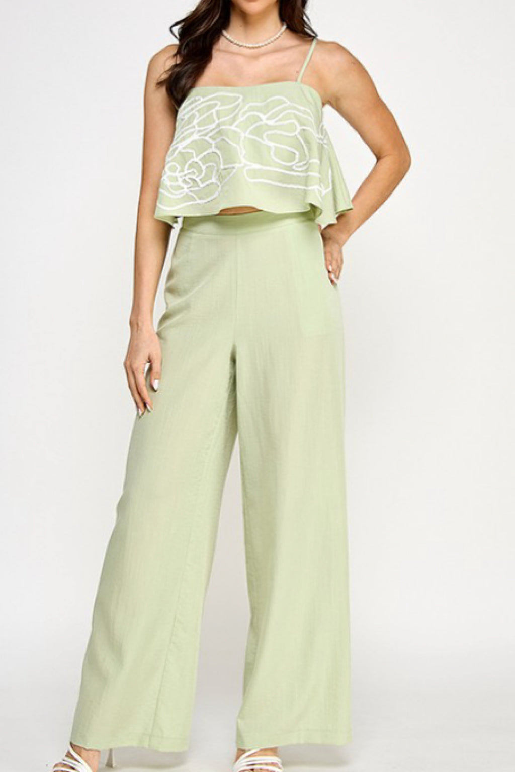 CONTRAST EMBROIDERY SET