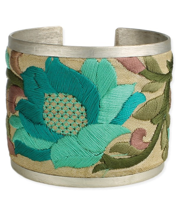 EMBROIDED FLOWER CUFF